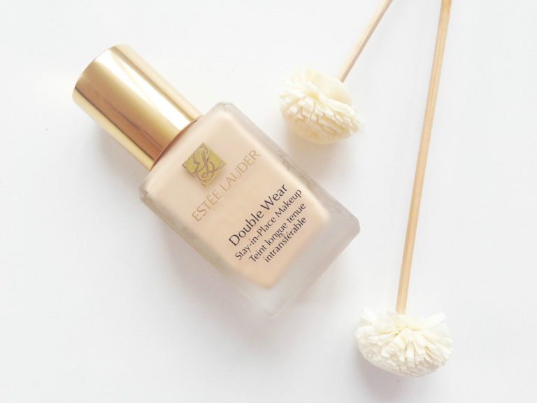 Kem nền estee lauder
