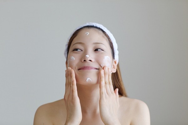 Làm sạch da và cấp ẩm cho da