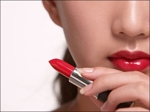 Tại sao nên sử dụng son môi không chì